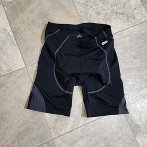 Cycling shorts with padding